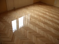 /album/kepgaleria-kezdolap1/tolgy-parketta-fenyes-lakk-jpg/